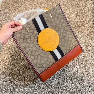 Coach Dempsey Tote In Signature Jacquard